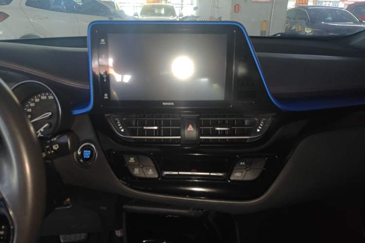 Used Toyota IZOA 2018 2.0L Yichi Edition China V Standard Interior 5