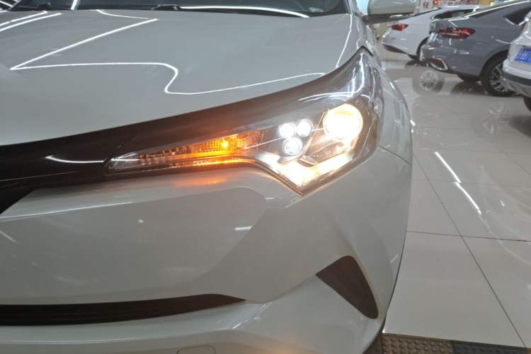 Used Toyota IZOA 2018 2.0L Yichi Version China VI Standard Left Front Headlight