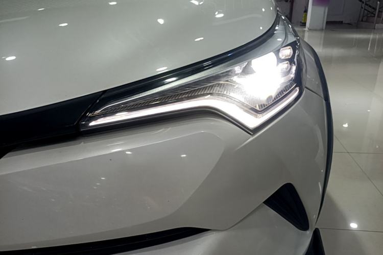 Used Toyota IZOA 2018 2.0L Yixuan Version China V Standard Left Front Headlight