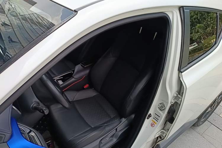 Used Toyota IZOA 2018 2.0L Yichi Edition China V Standard Left Front Seat
