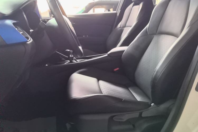 Used Toyota IZOA 2018 2.0L Yichi Edition China V Standard Left Front Seat