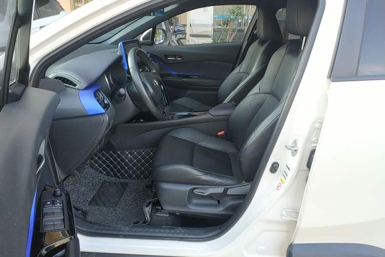 Used Toyota IZOA 2018 2.0L Yichi Edition China V Standard Left Front Seat