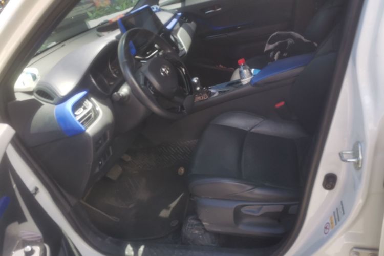 Used Toyota IZOA 2018 2.0L Yixuan Sunroof Version China VI Standard Left Front Seat