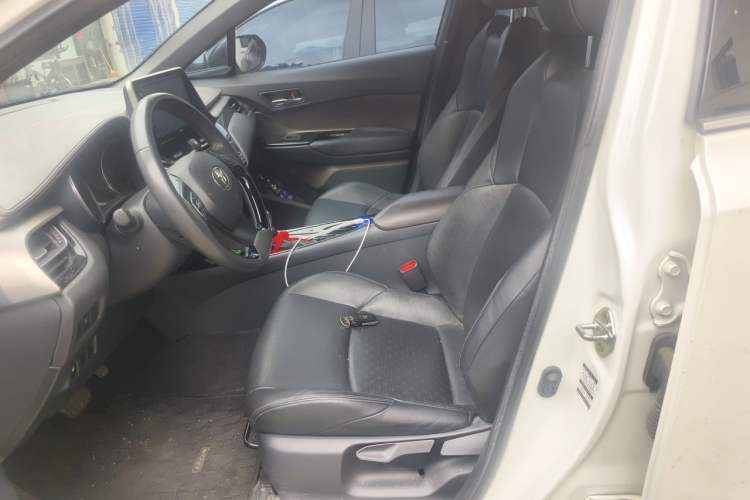 Used Toyota IZOA 2018 2.0L Yixuan Sunroof Version China VI Standard Left Front Seat