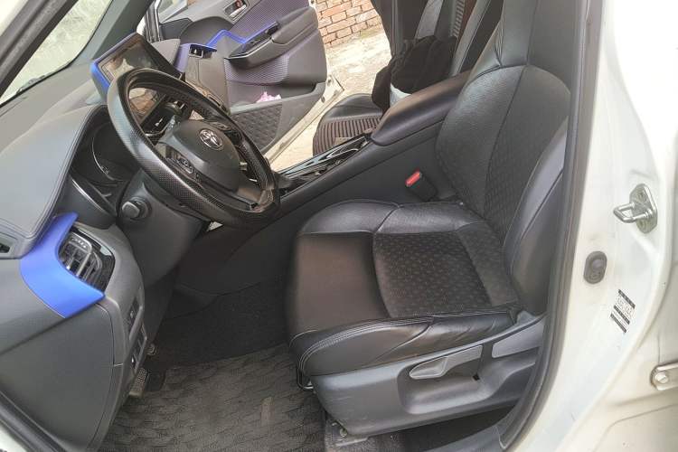 Used Toyota IZOA 2018 2.0L Yichi Version China VI Standard Left Front Seat