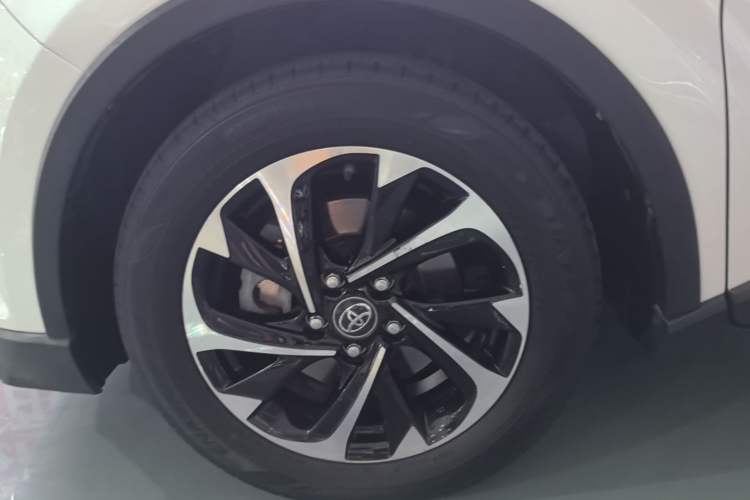 Used Toyota IZOA 2018 2.0L Yichi Edition China V Standard Left Front Wheel Hub