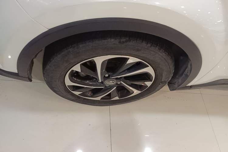 Used Toyota IZOA 2018 2.0L Yichi Version China VI Standard Left Front Wheel Hub