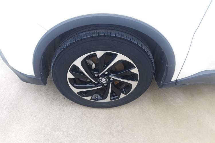 Used Toyota IZOA 2018 2.0L Yichi Version China VI Standard Left Front Wheel Hub