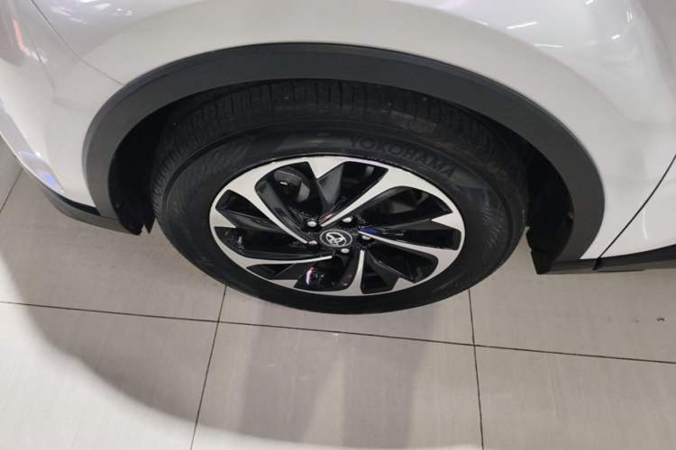 Used Toyota IZOA 2018 2.0L Yichi Version China VI Standard Left Front Wheel Hub