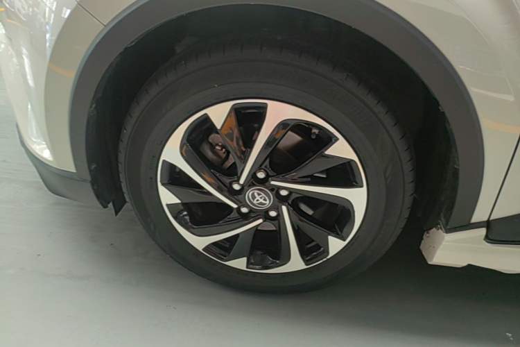 Used Toyota IZOA 2018 2.0L Yichi Edition China V Standard Left Front Wheel Hub