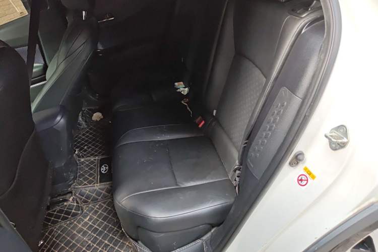 Used Toyota IZOA 2018 2.0L Yichi Edition China V Standard Left Rear Seat