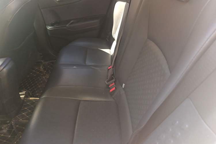 Used Toyota IZOA 2018 2.0L Yichi Edition China V Standard Left Rear Seat