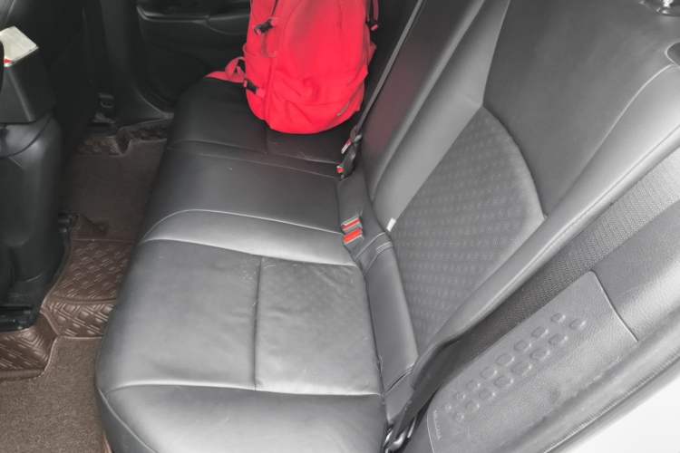 Used Toyota IZOA 2018 2.0L Yichi Edition China V Standard Left Rear Seat