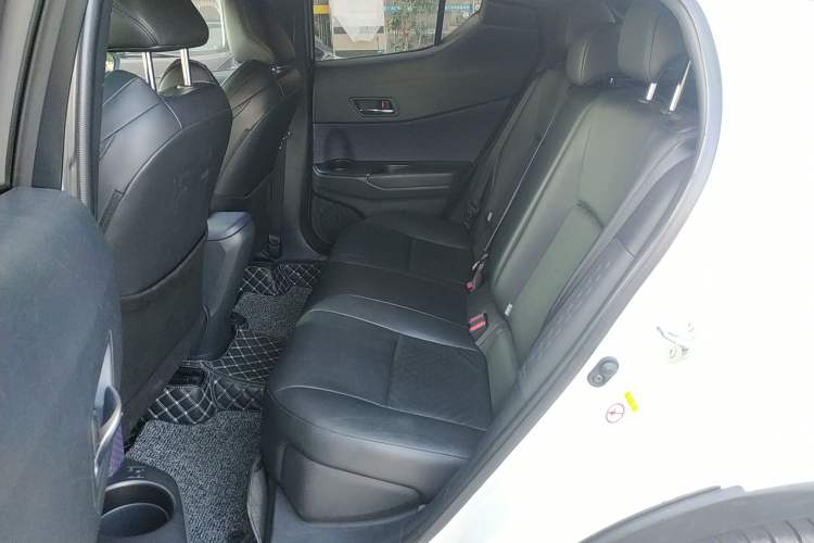 Used Toyota IZOA 2018 2.0L Yichi Edition China V Standard Left Rear Seat