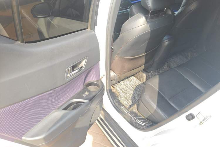 Used Toyota IZOA 2018 2.0L Yichi Version China VI Standard Left Rear Seat