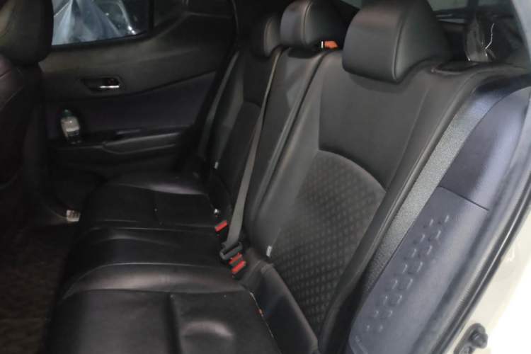 Used Toyota IZOA 2018 2.0L Yichi Version China VI Standard Left Rear Seat