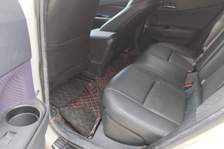 Used Toyota IZOA 2018 2.0L Yichi Version China VI Standard Left Rear Seat