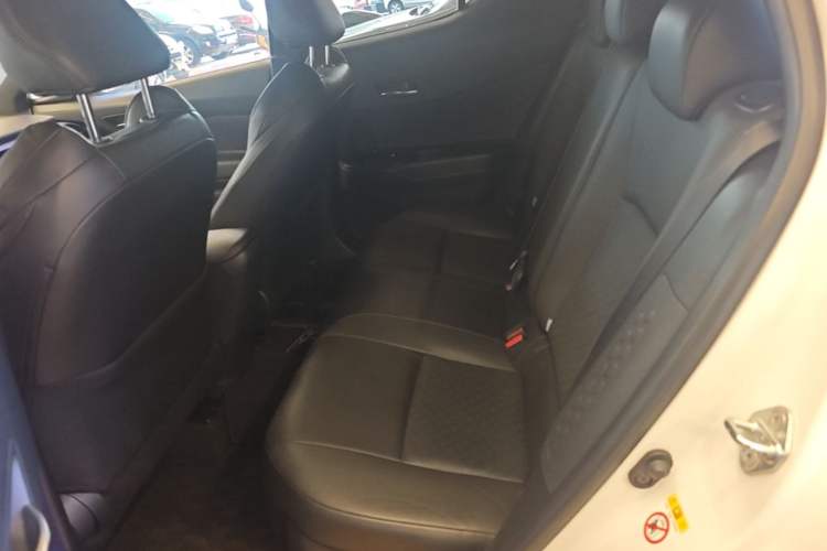 Used Toyota IZOA 2018 2.0L Yichi Edition China V Standard Left Rear Seat