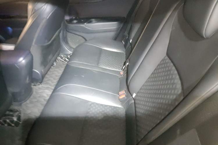 Used Toyota IZOA 2018 2.0L Yichi Edition China V Standard Left Rear Seat