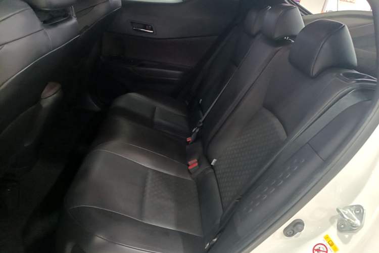 Used Toyota IZOA 2018 2.0L Yixuan Version China V Standard Left Rear Seat