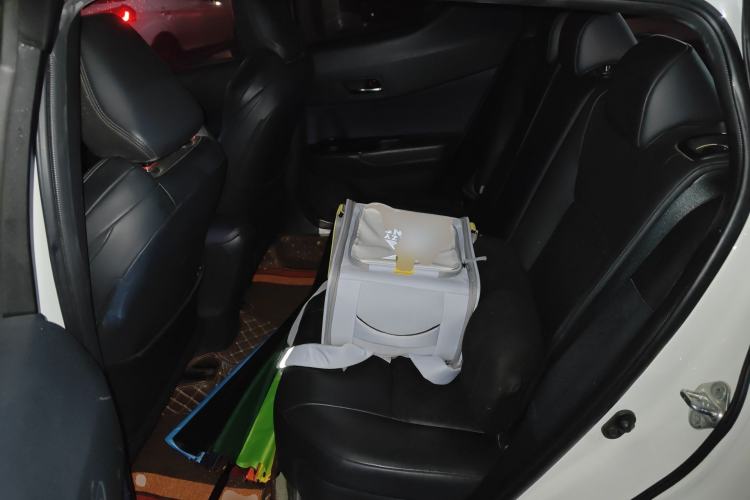 Used Toyota IZOA 2018 2.0L Yichi Edition China V Standard Left Rear Seat