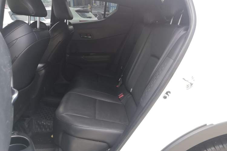 Used Toyota IZOA 2018 2.0L Yichi Edition China V Standard Left Rear Seat