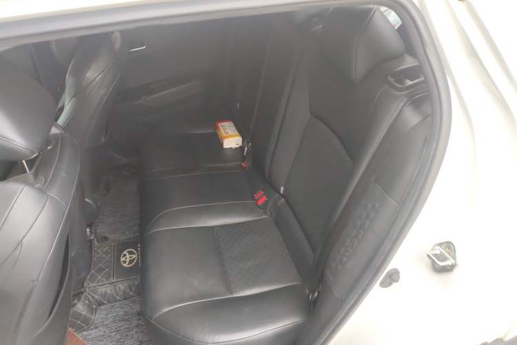 Used Toyota IZOA 2018 2.0L Yichi Version China VI Standard Left Rear Seat