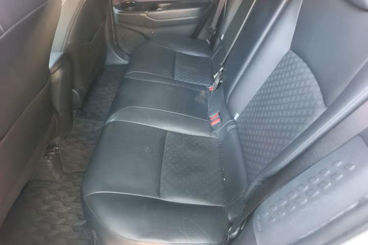 Used Toyota IZOA 2018 2.0L Yichi Version China VI Standard Left Rear Seat