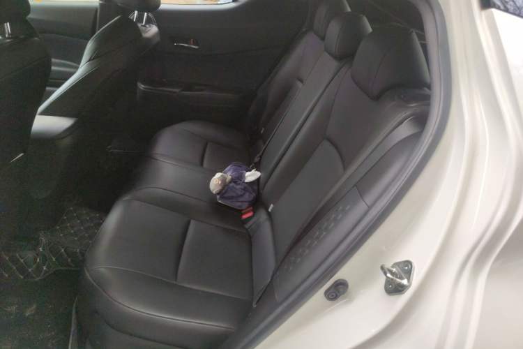 Used Toyota IZOA 2018 2.0L Yichi Version China VI Standard Left Rear Seat