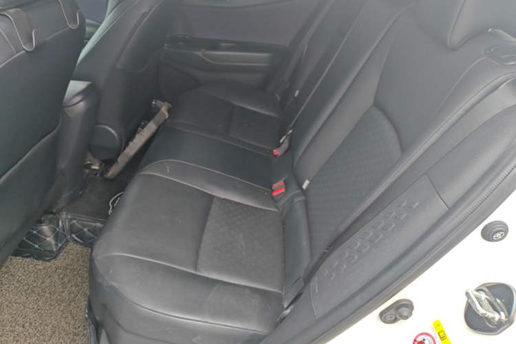 Used Toyota IZOA 2018 2.0L Yichi Edition China V Standard Left Rear Seat