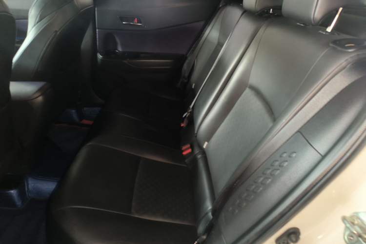 Used Toyota IZOA 2018 2.0L Yichi Edition China V Standard Left Rear Seat
