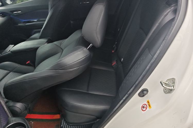 Used Toyota IZOA 2018 2.0L Yichi Edition China V Standard Left Rear Seat