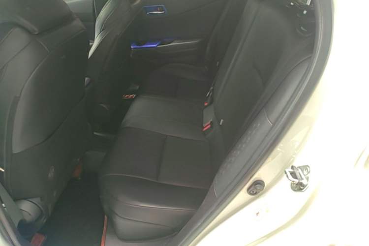 Used Toyota IZOA 2018 2.0L Yichi Edition China V Standard Left Rear Seat