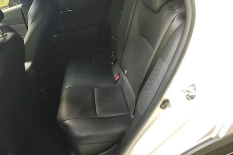Used Toyota IZOA 2018 2.0L Yichi Version China VI Standard Left Rear Seat