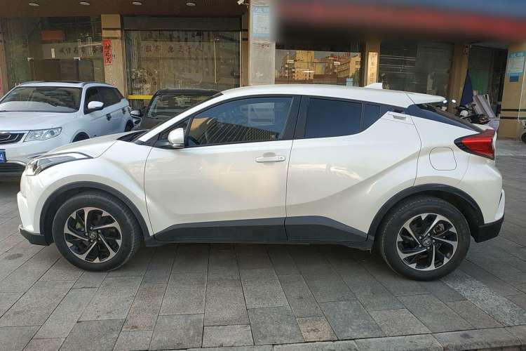 Used Toyota IZOA 2018 2.0L Yichi Edition China V Standard Left Side
