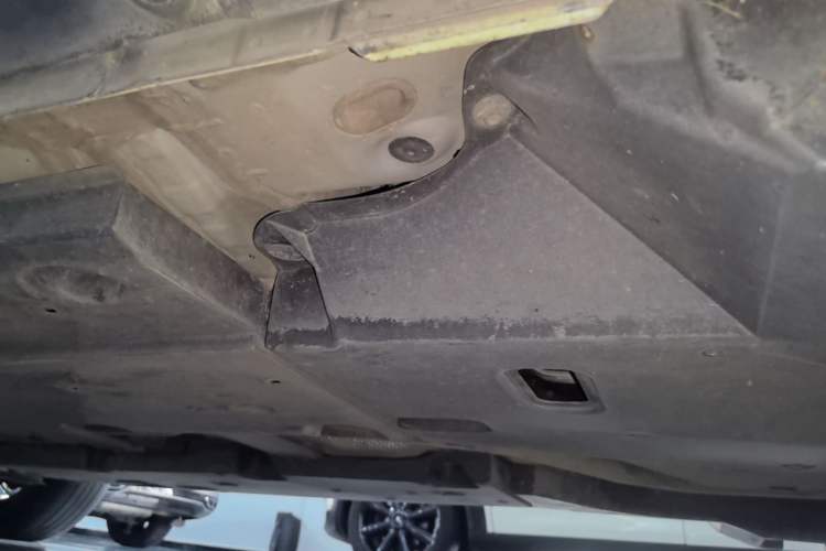 Used Toyota IZOA 2018 2.0L Yichi Edition China V Standard Left Side Sill