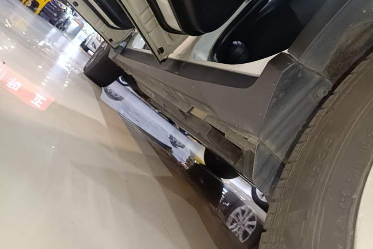 Used Toyota IZOA 2018 2.0L Yichi Version China VI Standard Left Side Sill