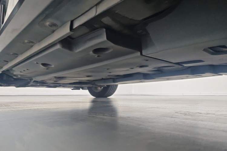Used Toyota IZOA 2018 2.0L Yichi Edition China V Standard Left Side Sill
