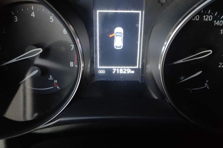 Used Toyota IZOA 2018 2.0L Yichi Edition China V Standard Odometer Close Up