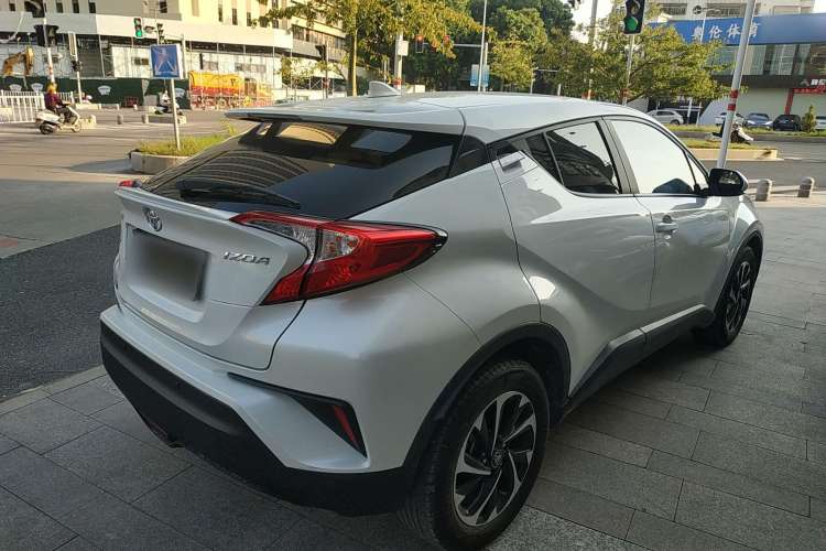 Used Toyota IZOA 2018 2.0L Yichi Edition China V Standard Rear Right 45 Deg