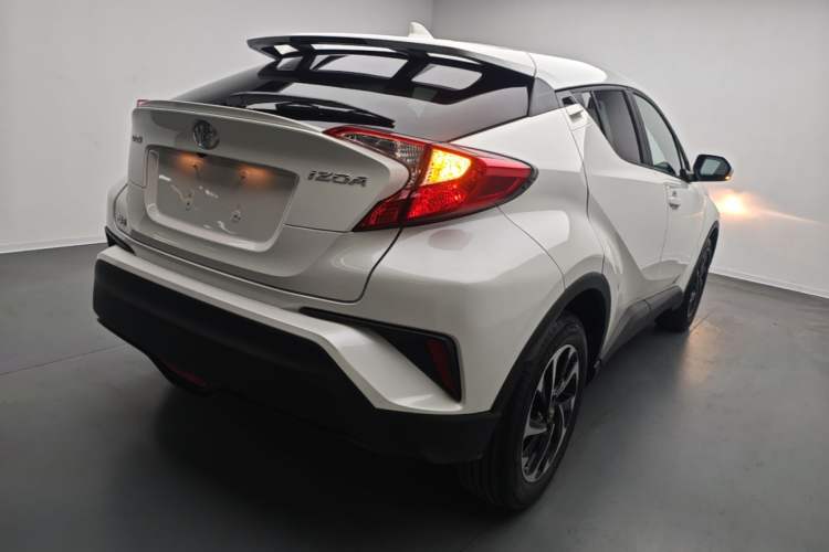 Used Toyota IZOA 2018 2.0L Yichi Edition China V Standard Rear Right 45 Deg