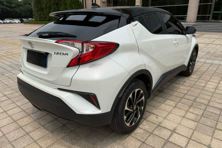 Used Toyota IZOA 2018 2.0L Yichi Edition China V Standard Rear Right 45 Deg