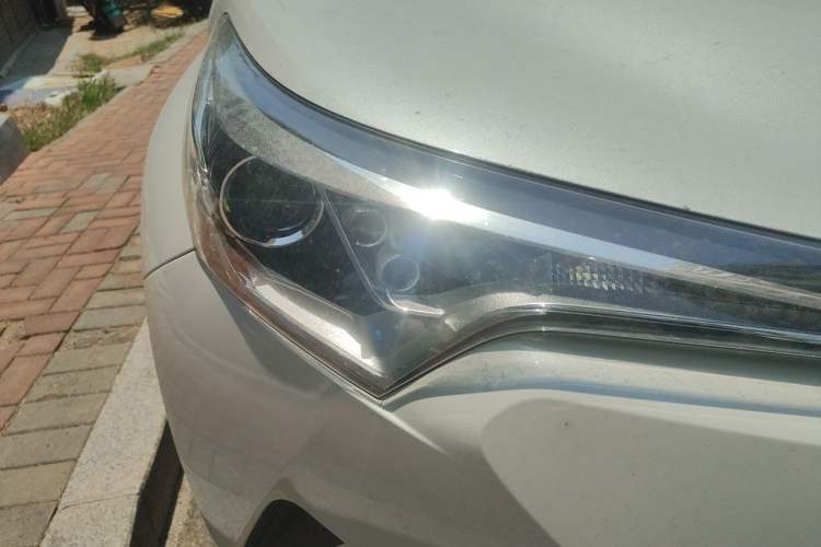 Used Toyota IZOA 2018 2.0L Yichi Edition China V Standard Right Front Headlight