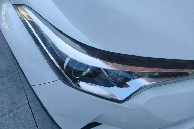 Used Toyota IZOA 2018 2.0L Yichi Edition China V Standard Right Front Headlight