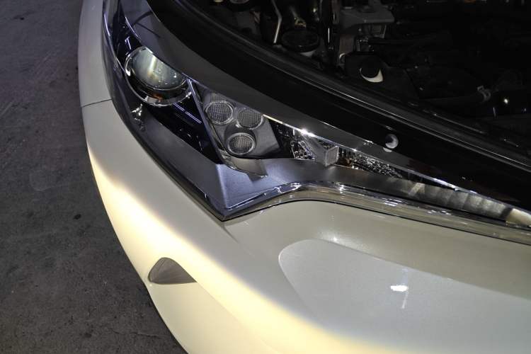 Used Toyota IZOA 2018 2.0L Yichi Version China VI Standard Right Front Headlight