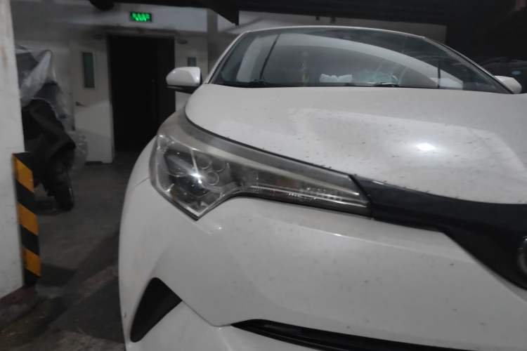 Used Toyota IZOA 2018 2.0L Yichi Version China VI Standard Right Front Headlight