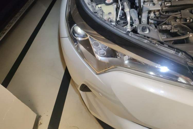 Used Toyota IZOA 2018 2.0L Yichi Edition China V Standard Right Front Headlight