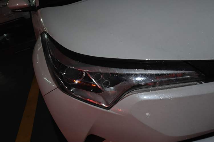 Used Toyota IZOA 2018 2.0L Yichi Edition China V Standard Right Front Headlight