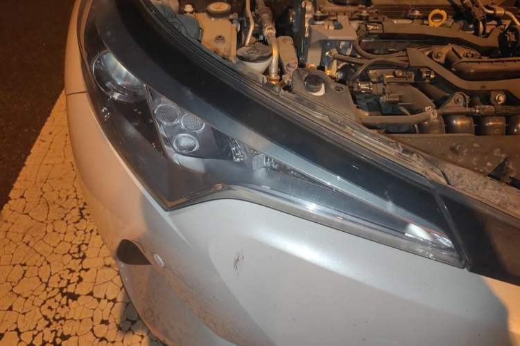 Used Toyota IZOA 2018 2.0L Yichi Version China VI Standard Right Front Headlight