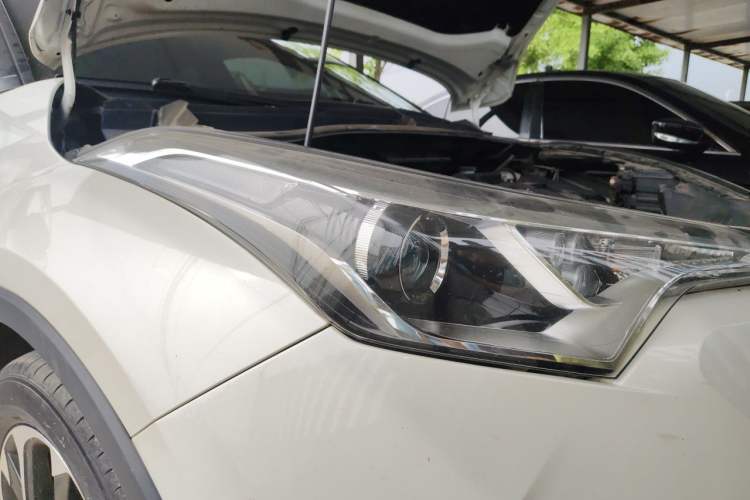 Used Toyota IZOA 2018 2.0L Yichi Version China VI Standard Right Front Headlight